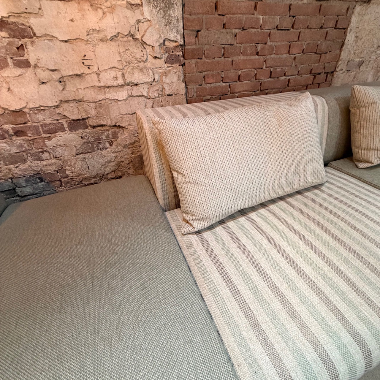 SALE | Bloc Sofa 9-zits hoekbank links of rechts incl. hocker small