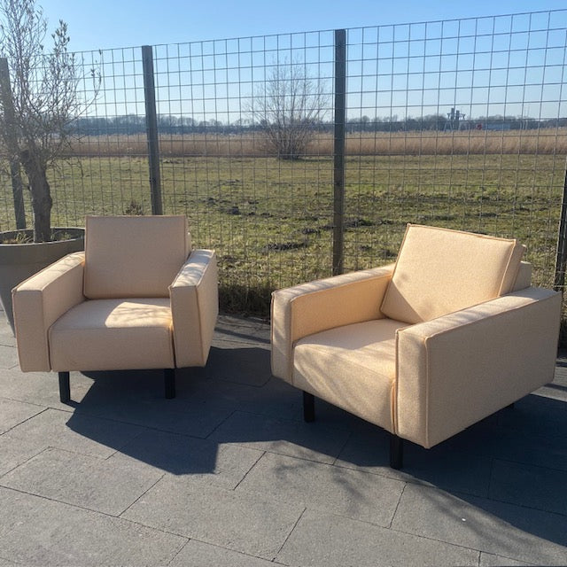 SALE  TREND SET van 2 fauteuils in Deluxe corn