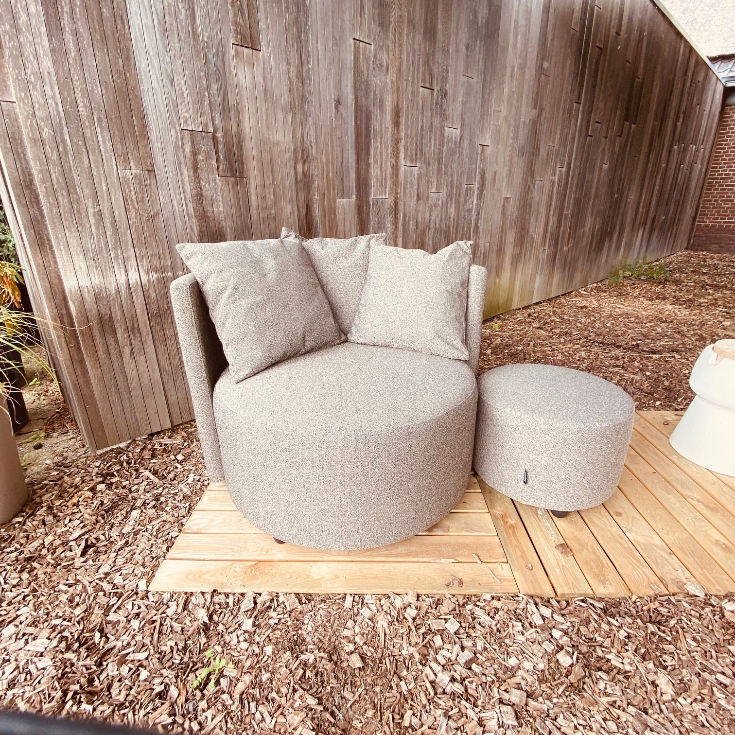 SALE |  Roundabout fauteuil + poef 50 cm in Deluxe charcoal