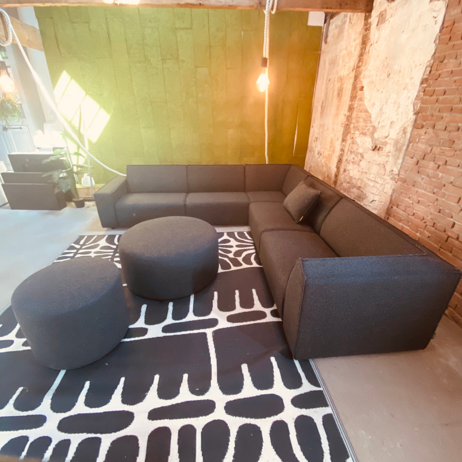 SALE overtollige voorraad |Icon/Chill 8-zits hoek + 2x ronde hocker in Deluxe antraciet (LAATSTE)