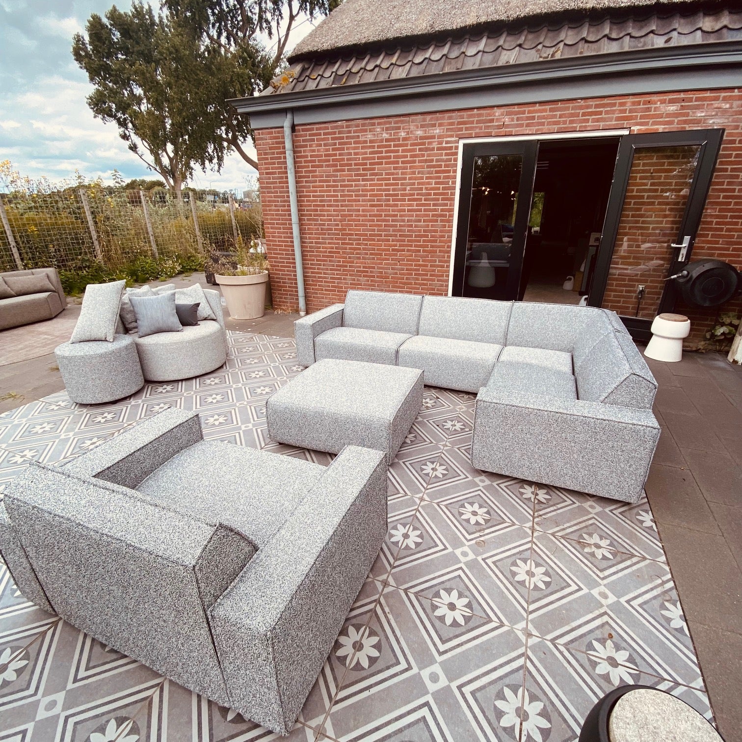 SALE showtuin | Icon 6-zits hoek + hocker en Loveseat in Deluxe steel